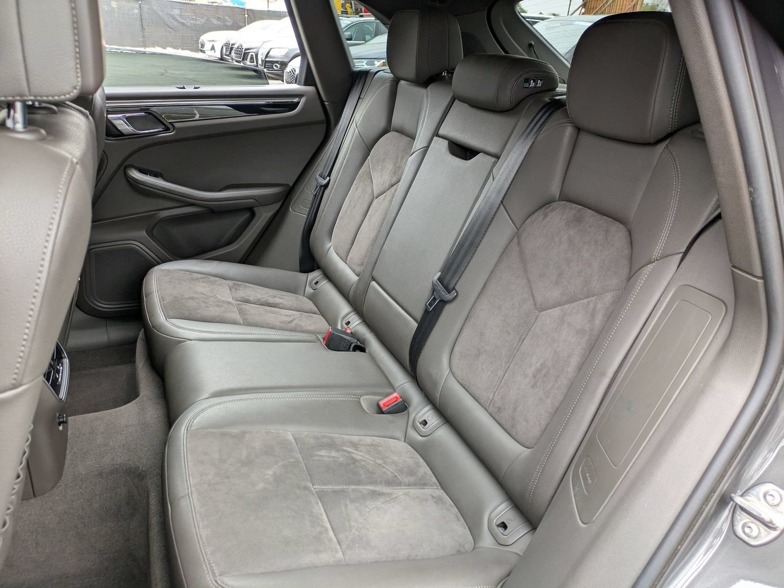 Used 2015 Porsche Macan S AWD/4WD image 30