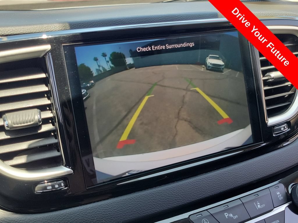 Used 2023 Chrysler Pacifica Touring-L FWD image 11