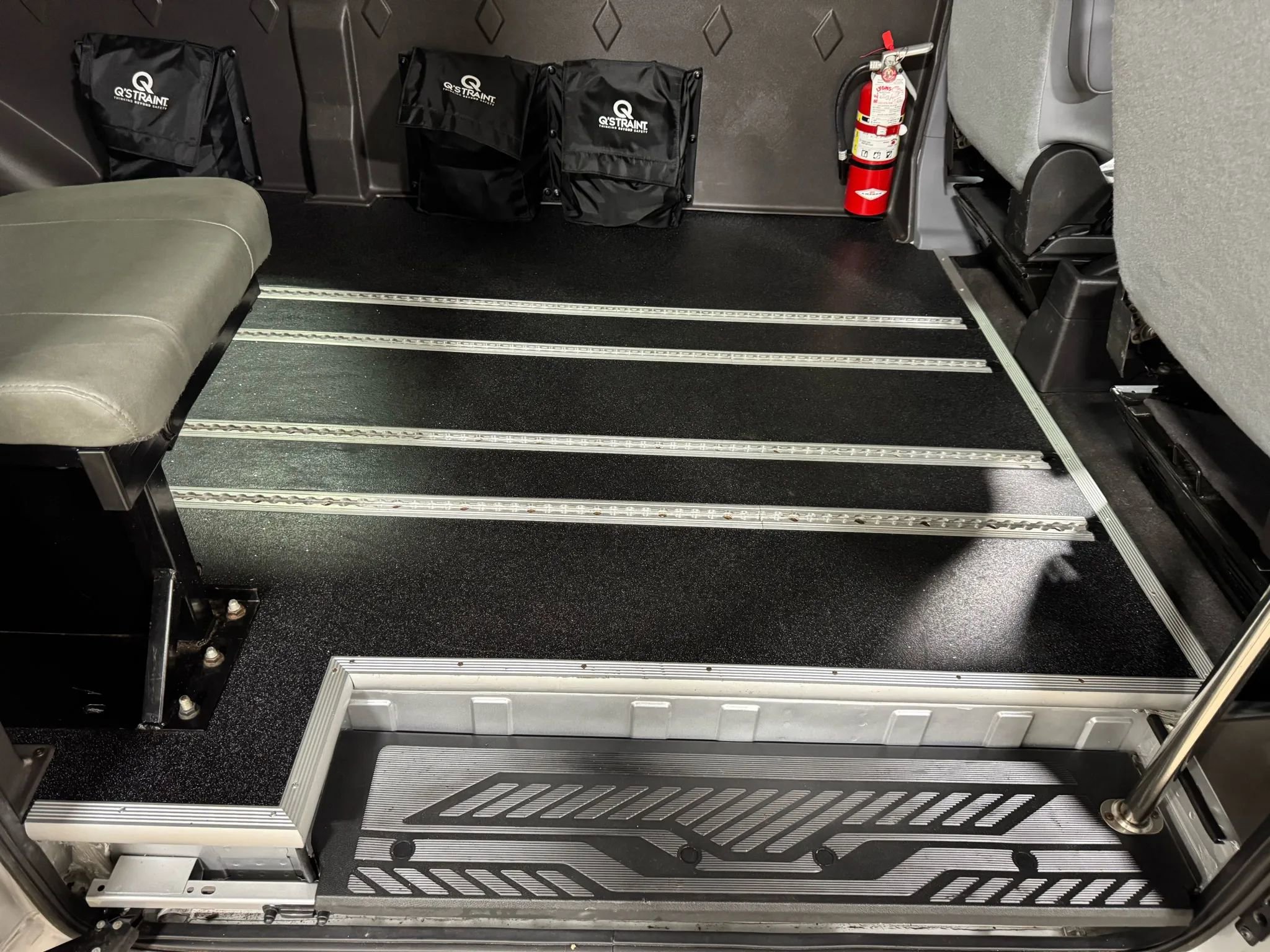 Used 2018 Ford Transit 250 148 Medium Roof image 33