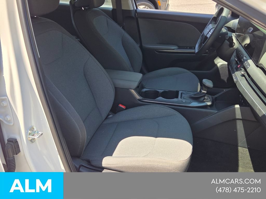 Used 2025 Kia K4 FWD image 17