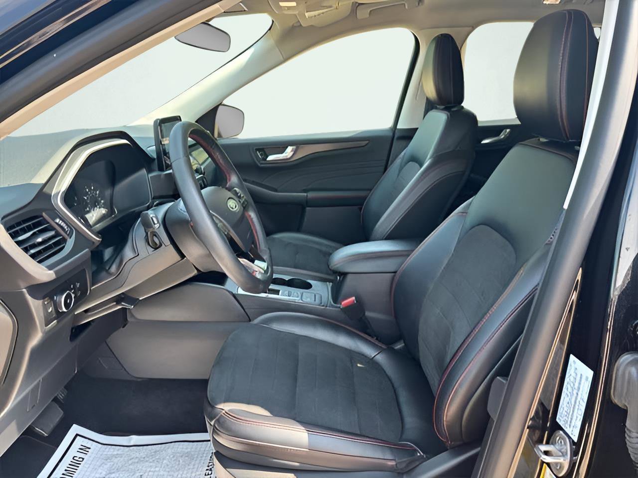 Used 2022 Ford Escape SEL w/ SEL Stealth AWD Package image 9