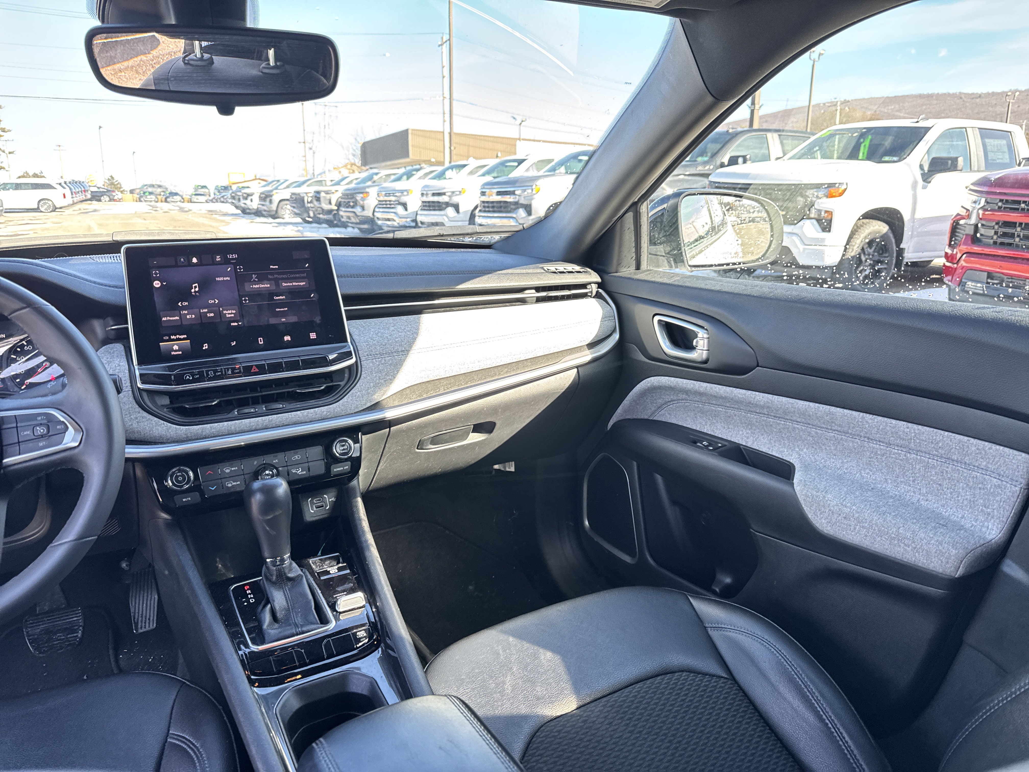 Used 2024 Jeep Compass Latitude image 15