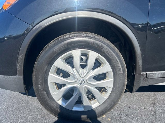 Used 2017 Nissan Rogue S AWD/4WD image 12