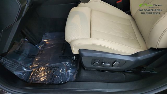 Used 2025 BMW X3 xDrive30i w/ Premium Package AWD/4WD image 47