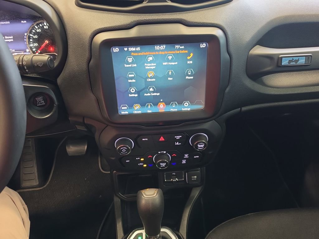 Used 2021 Jeep Renegade Latitude w/ Sun & Sound Group FWD image 25