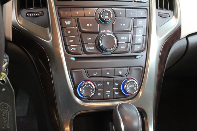 Used 2017 Buick Verano FWD image 19