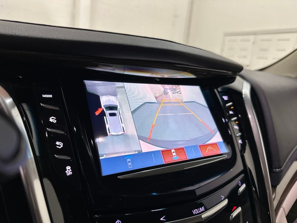 Used 2019 Cadillac Escalade Luxury AWD/4WD image 49