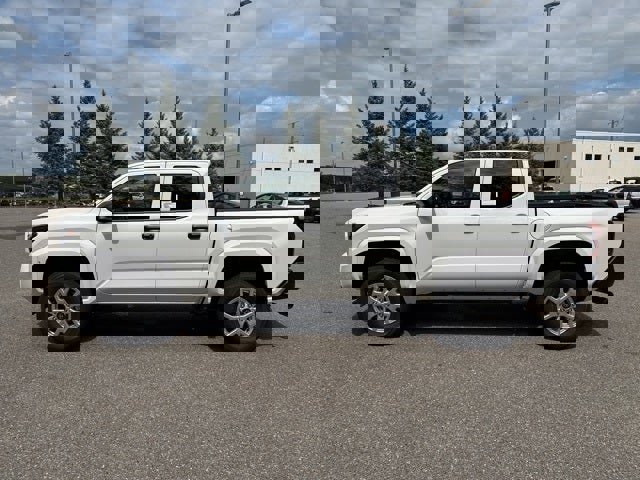 Used 2025 Toyota Tacoma SR image 6