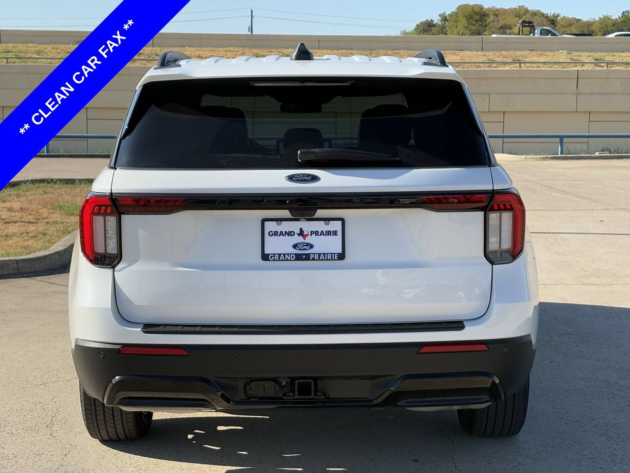 Certified 2025 Ford Explorer ST-Line w/ Premium Package RWD image 7