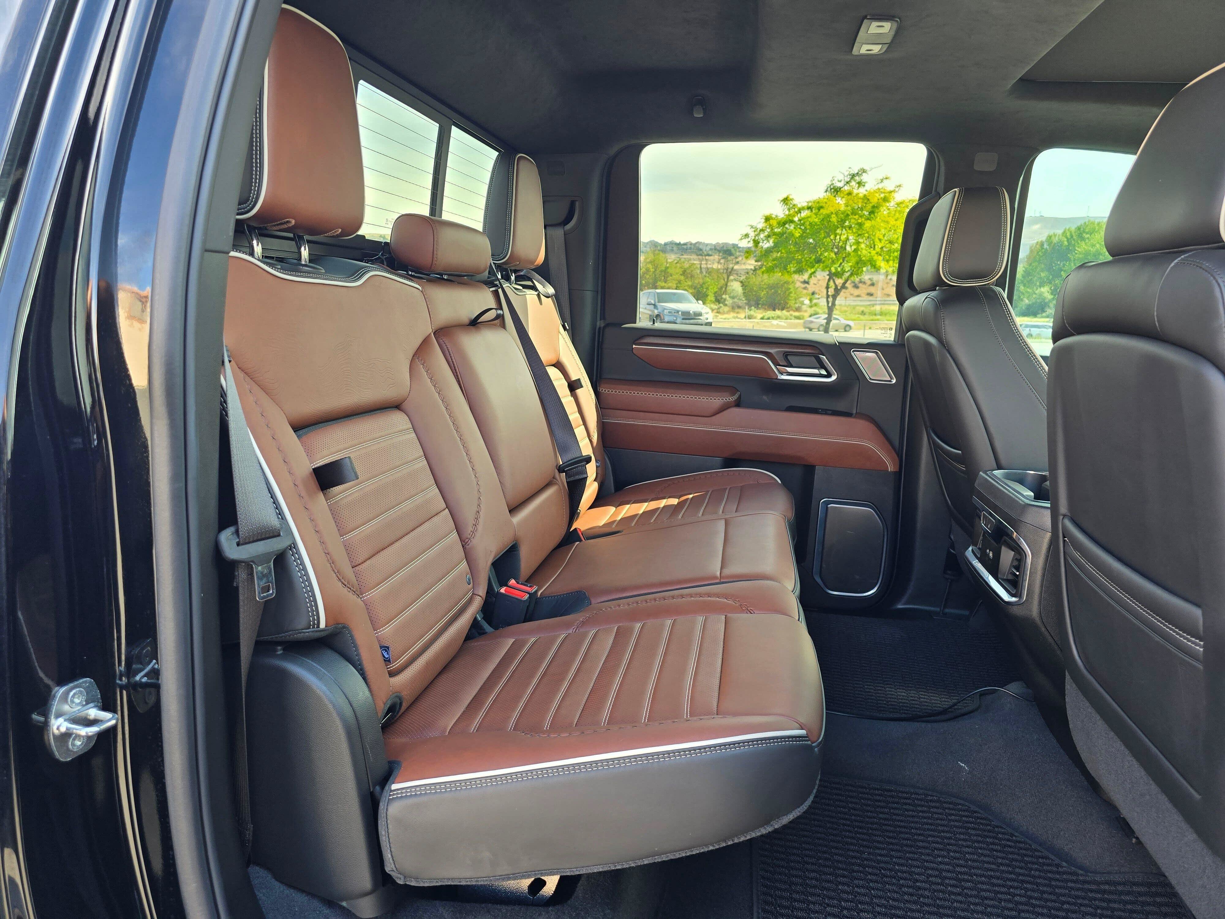 Used 2024 GMC Sierra 3500 Denali Ultimate AWD/4WD image 13