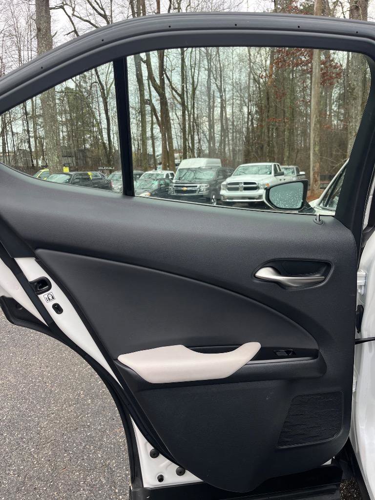 Used 2021 Lexus UX 200 w/ Premium Package image 38