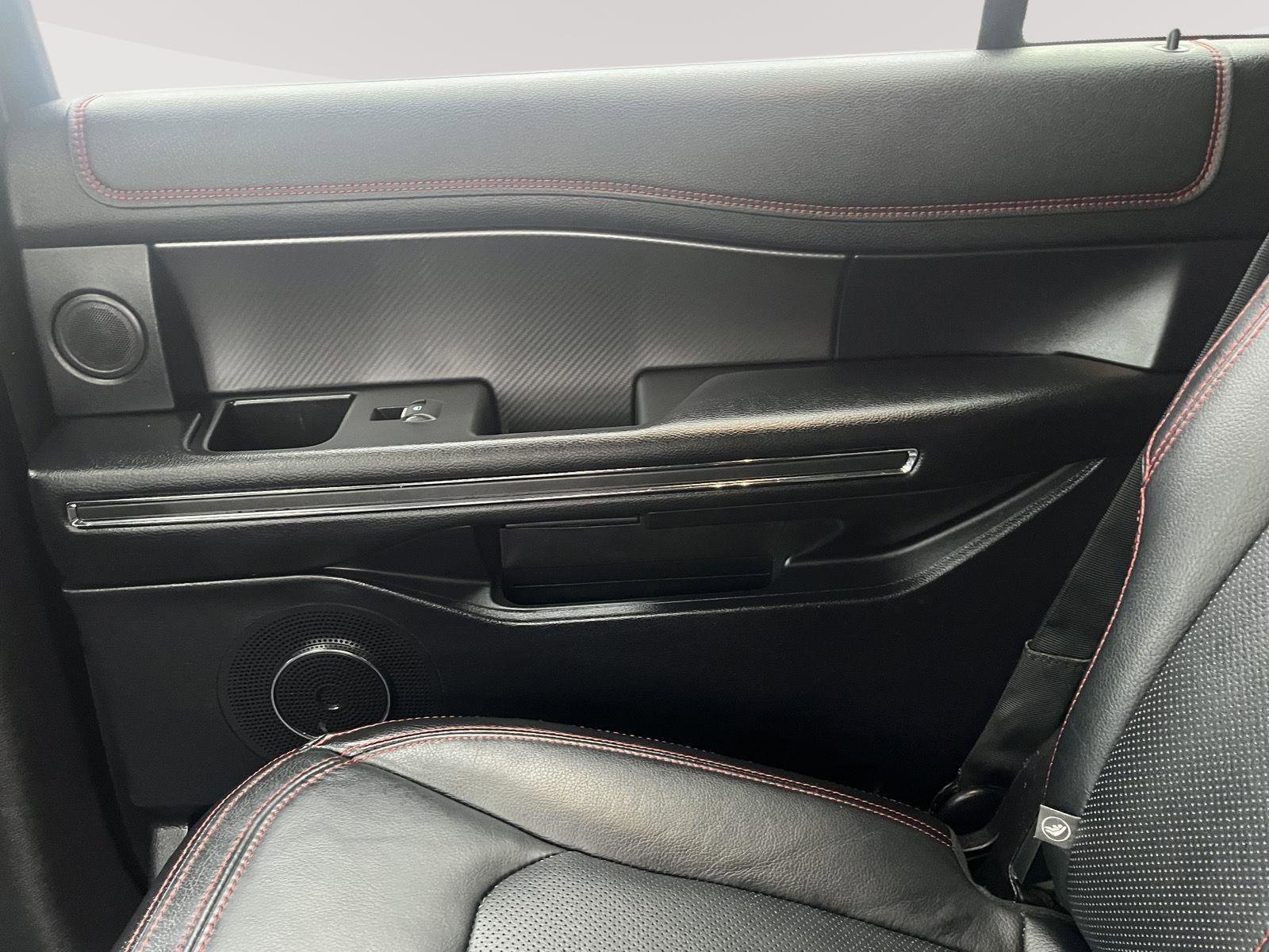 Used 2019 Ford Expedition Limited w/ Equipment Group 303A AWD/4WD image 15