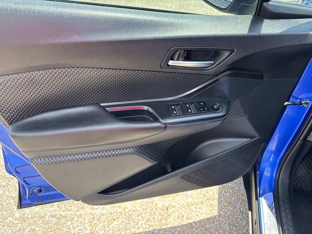 Used 2018 Toyota C-HR XLE image 20