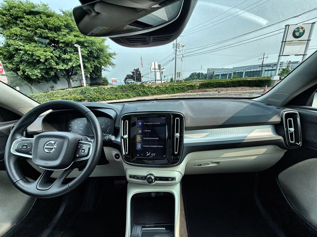 Used 2021 Volvo XC40 T5 Momentum AWD/4WD image 18
