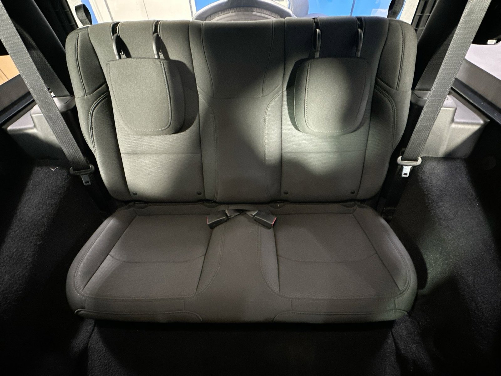 Used 2020 Jeep Wrangler Sport image 32