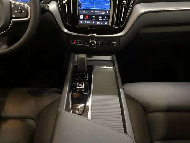 Used 2025 Volvo XC60 B5 Core AWD/4WD image 72