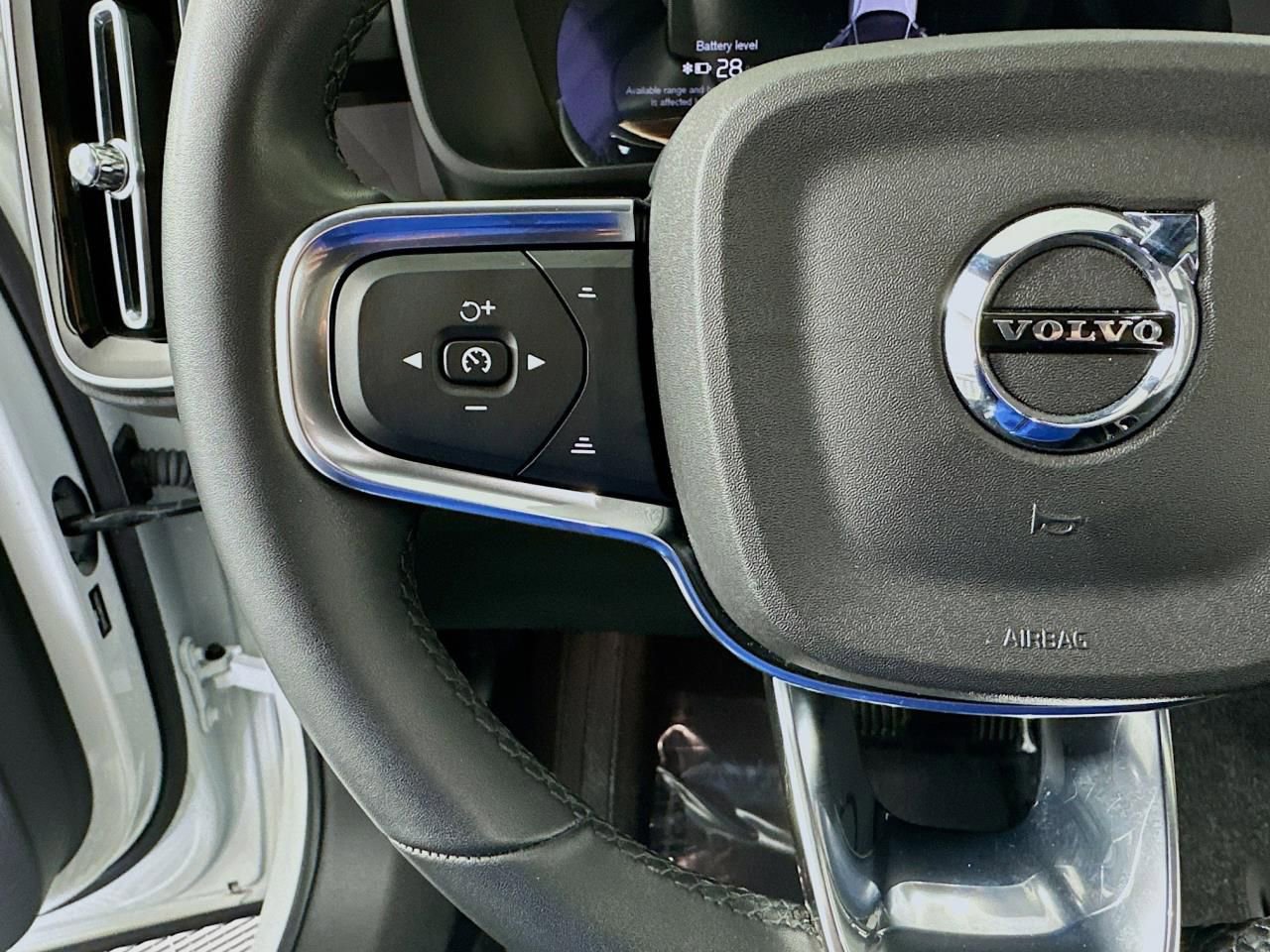 Used 2023 Volvo C40 P8 Recharge Ultimate image 37