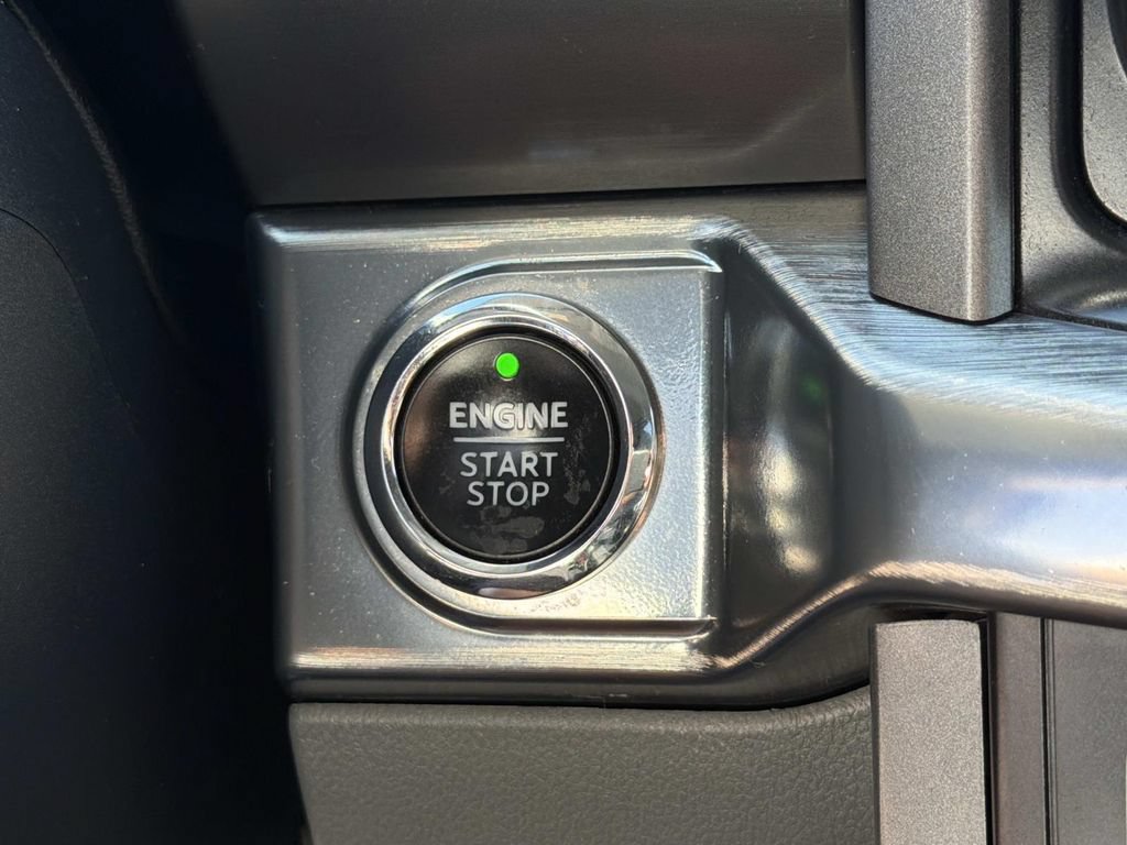 Used 2021 Ford F150 Lariat w/ Equipment Group 502A High AWD/4WD image 27