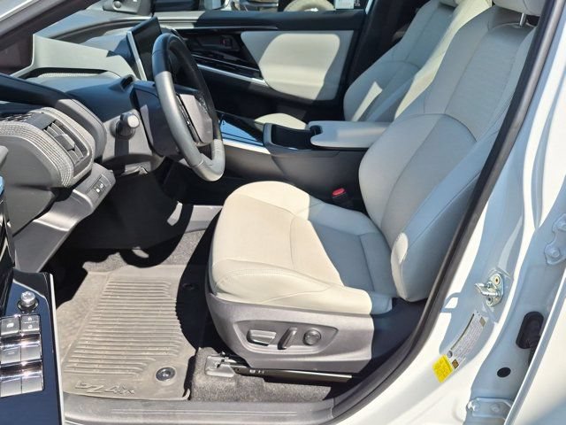 Used 2024 Toyota bZ4X AWD w/ Weather Package image 9