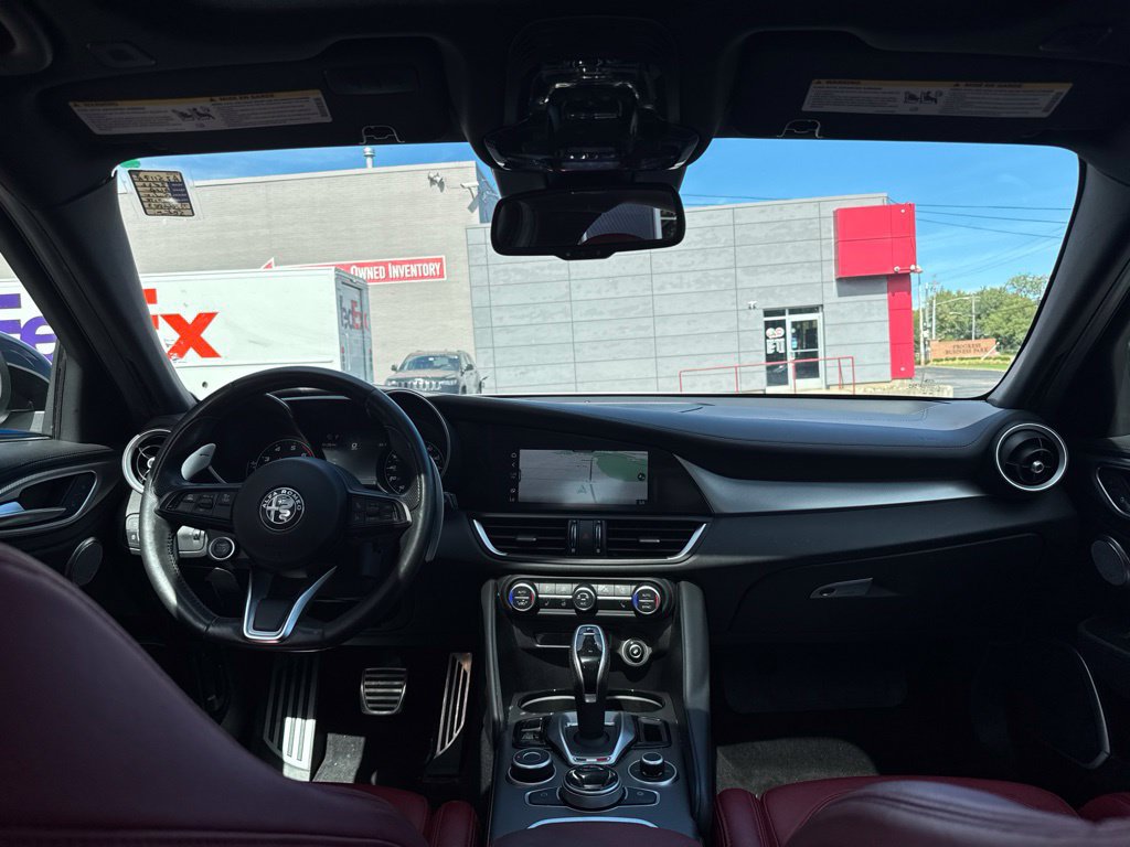 Used 2022 Alfa Romeo Giulia Veloce AWD/4WD image 34