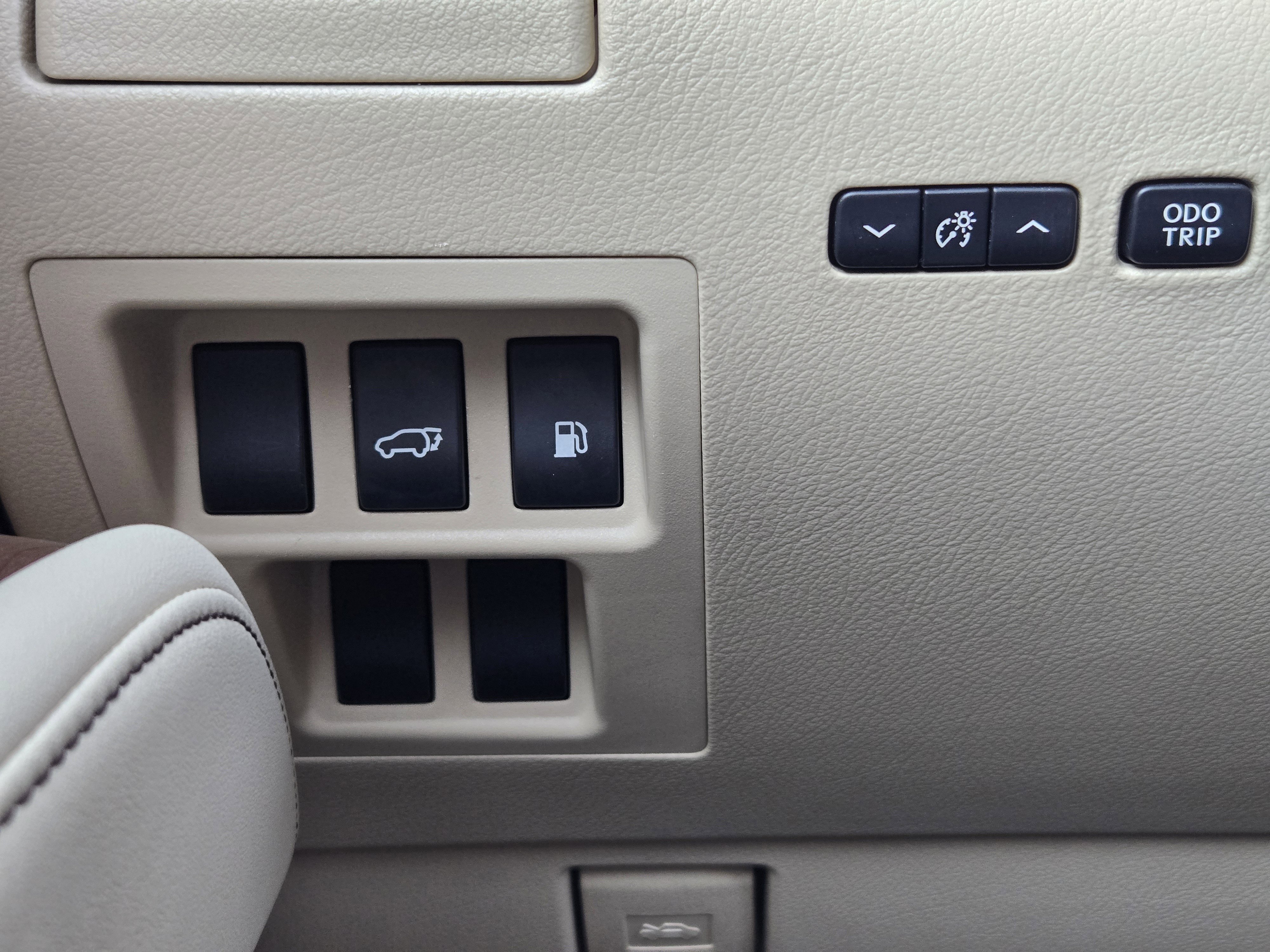 Used 2013 Lexus RX 450h AWD image 22