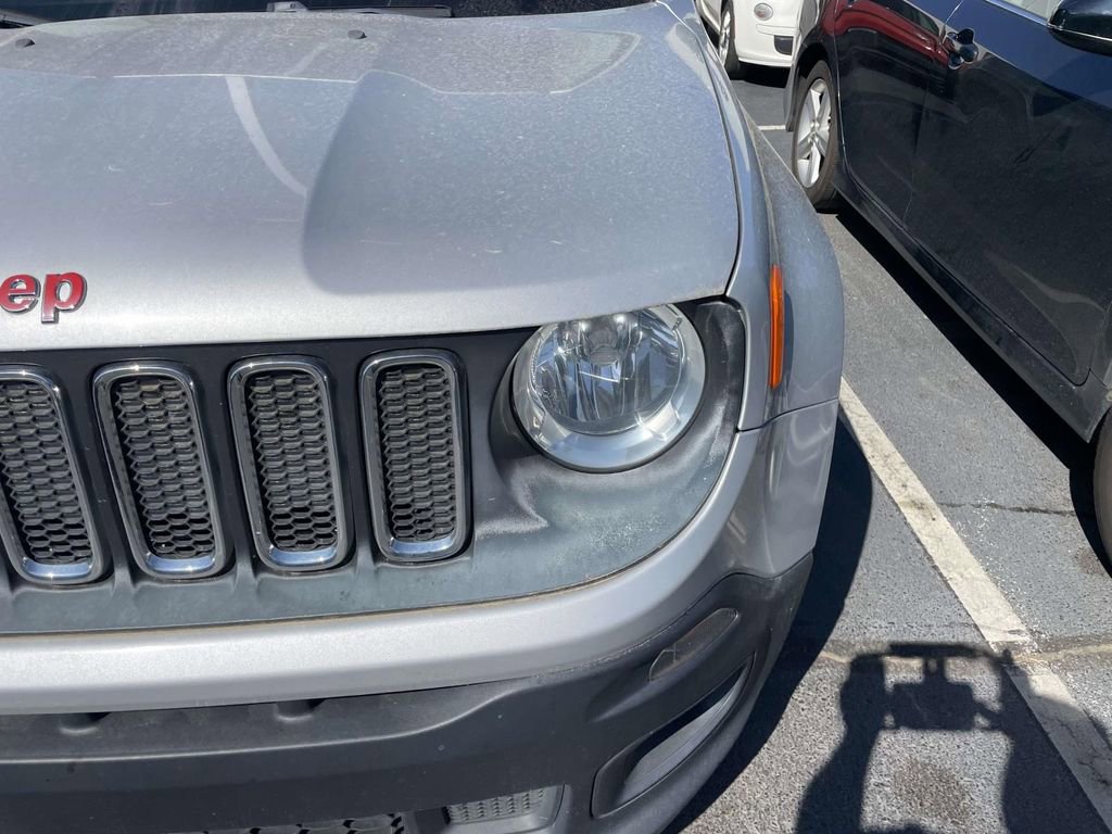 Used 2017 Jeep Renegade Latitude image 11