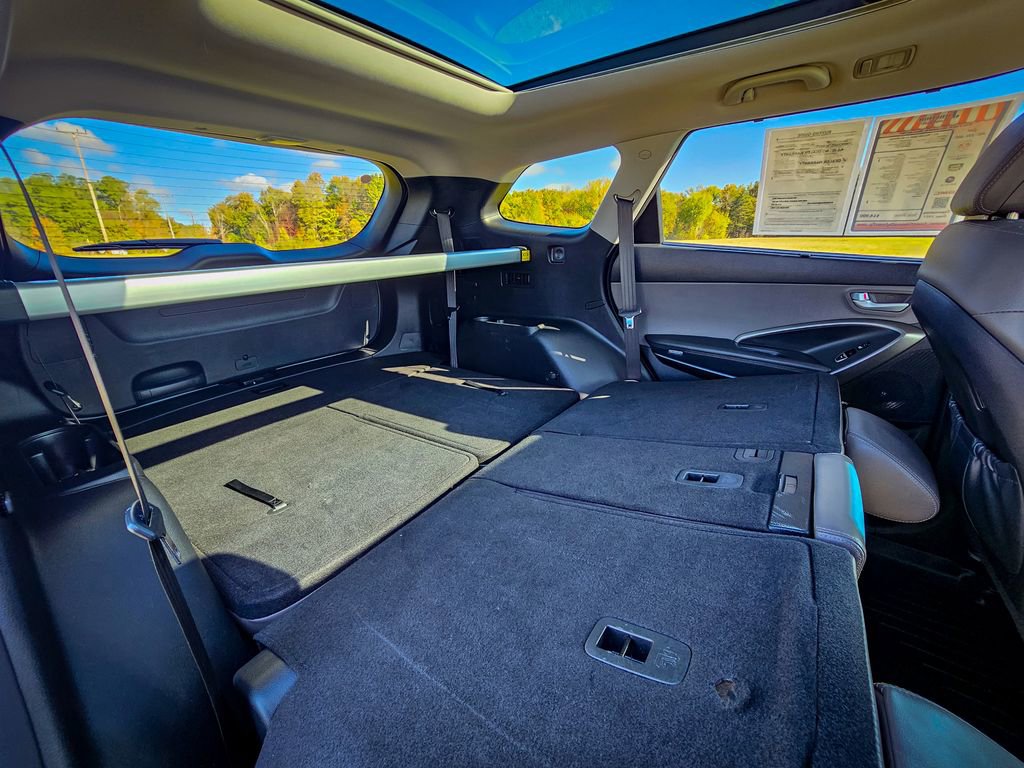 Used 2017 Hyundai Santa Fe SE w/ Cargo Package image 46