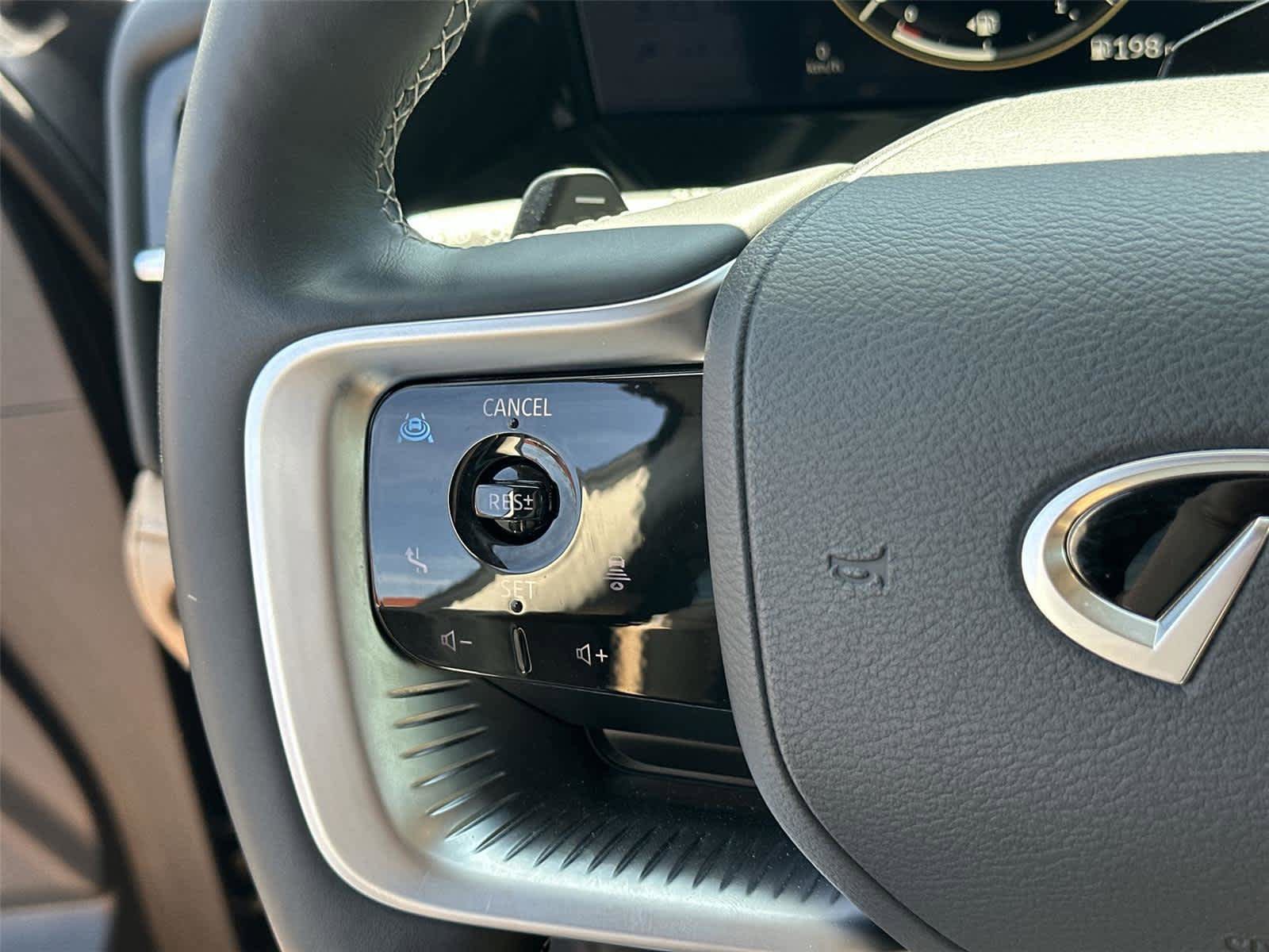 Used 2025 INFINITI QX80 Luxe RWD image 34