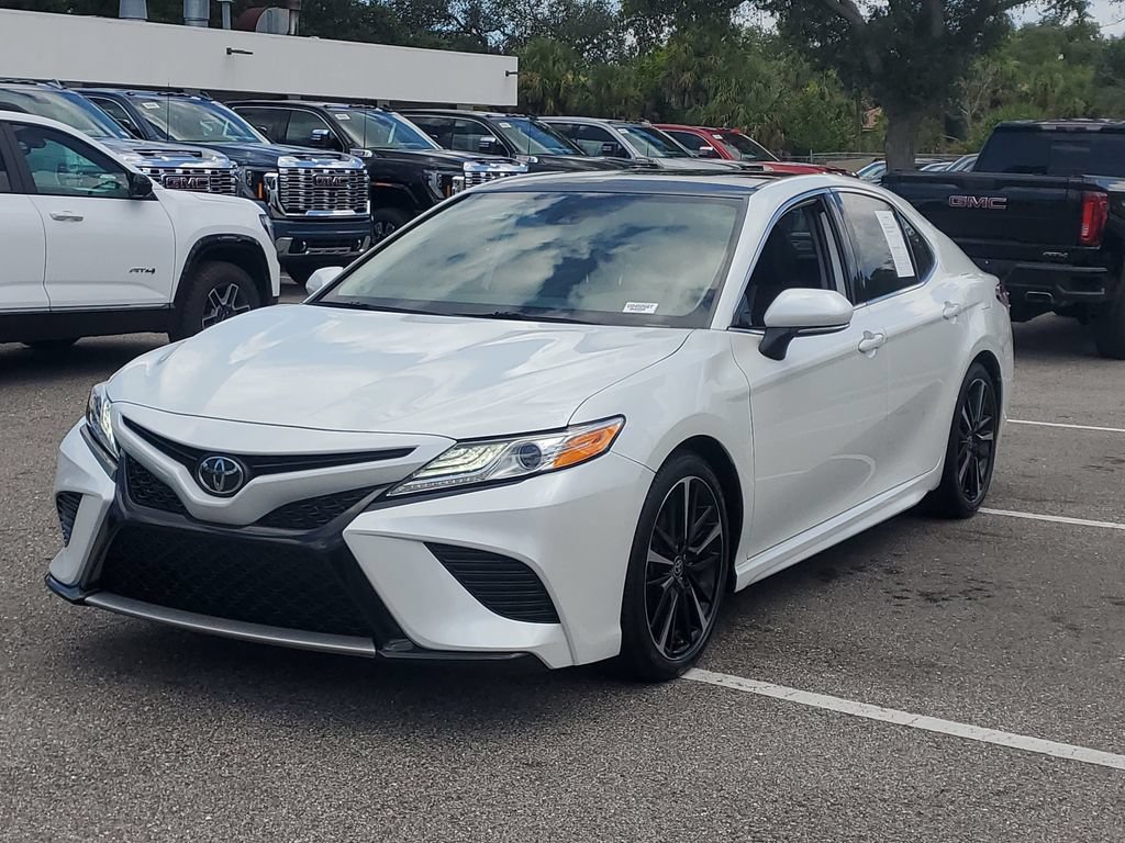 Used 2020 Toyota Camry XSE FWD image 3