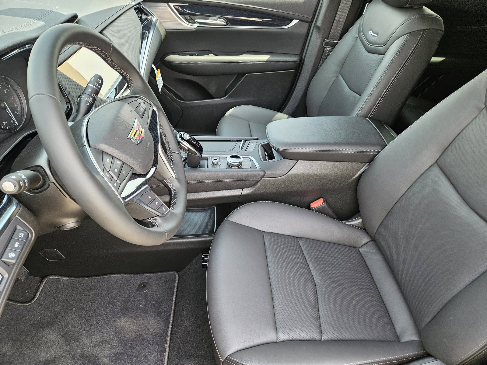 New 2026 Cadillac XT5 Luxury FWD image 9
