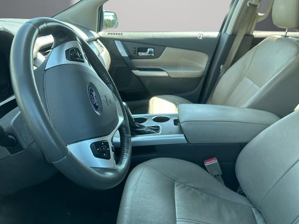 Used 2013 Ford Edge SEL FWD image 3