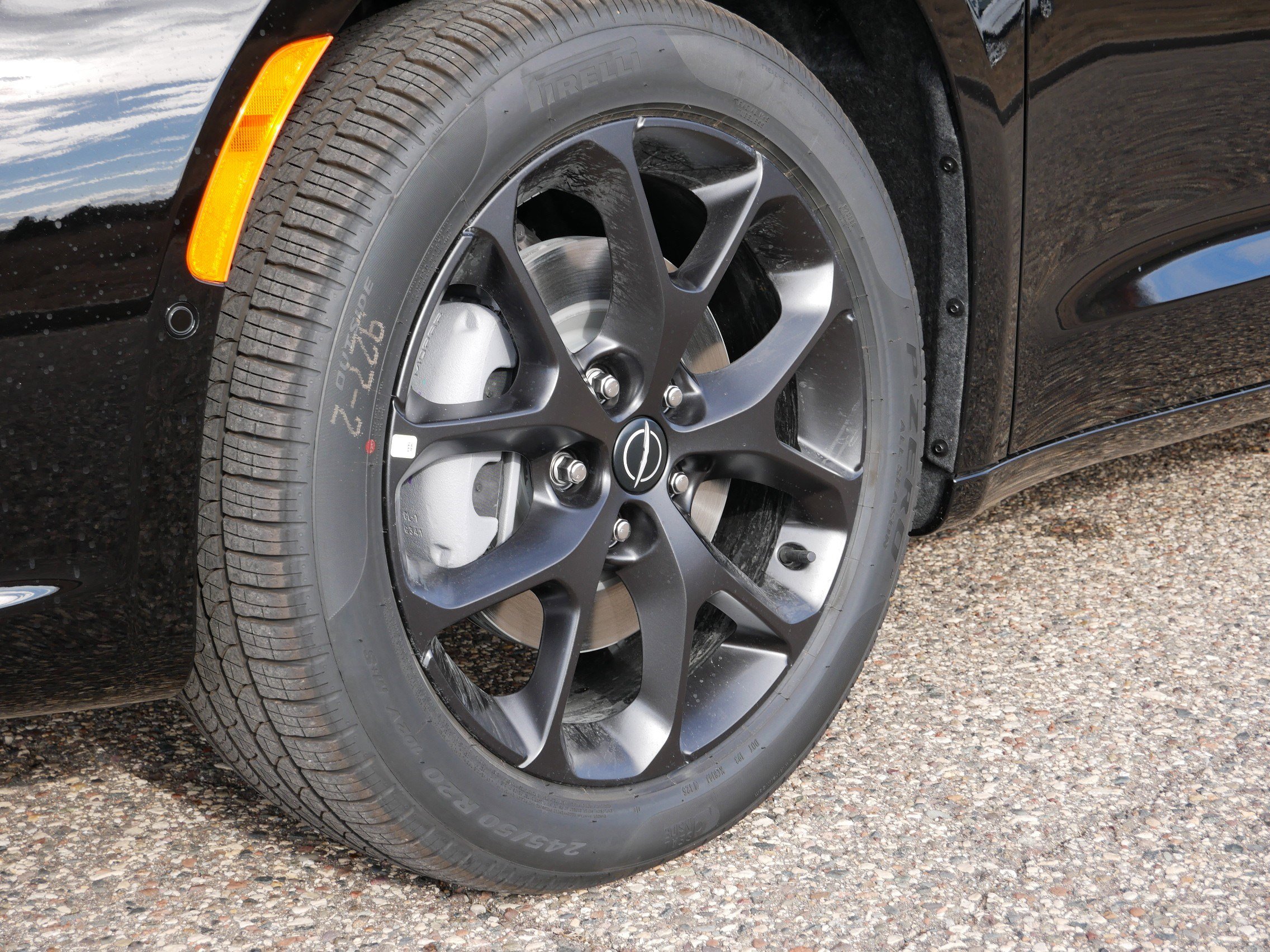 New 2026 Chrysler Pacifica Limited w/ S Appearance Package image 5