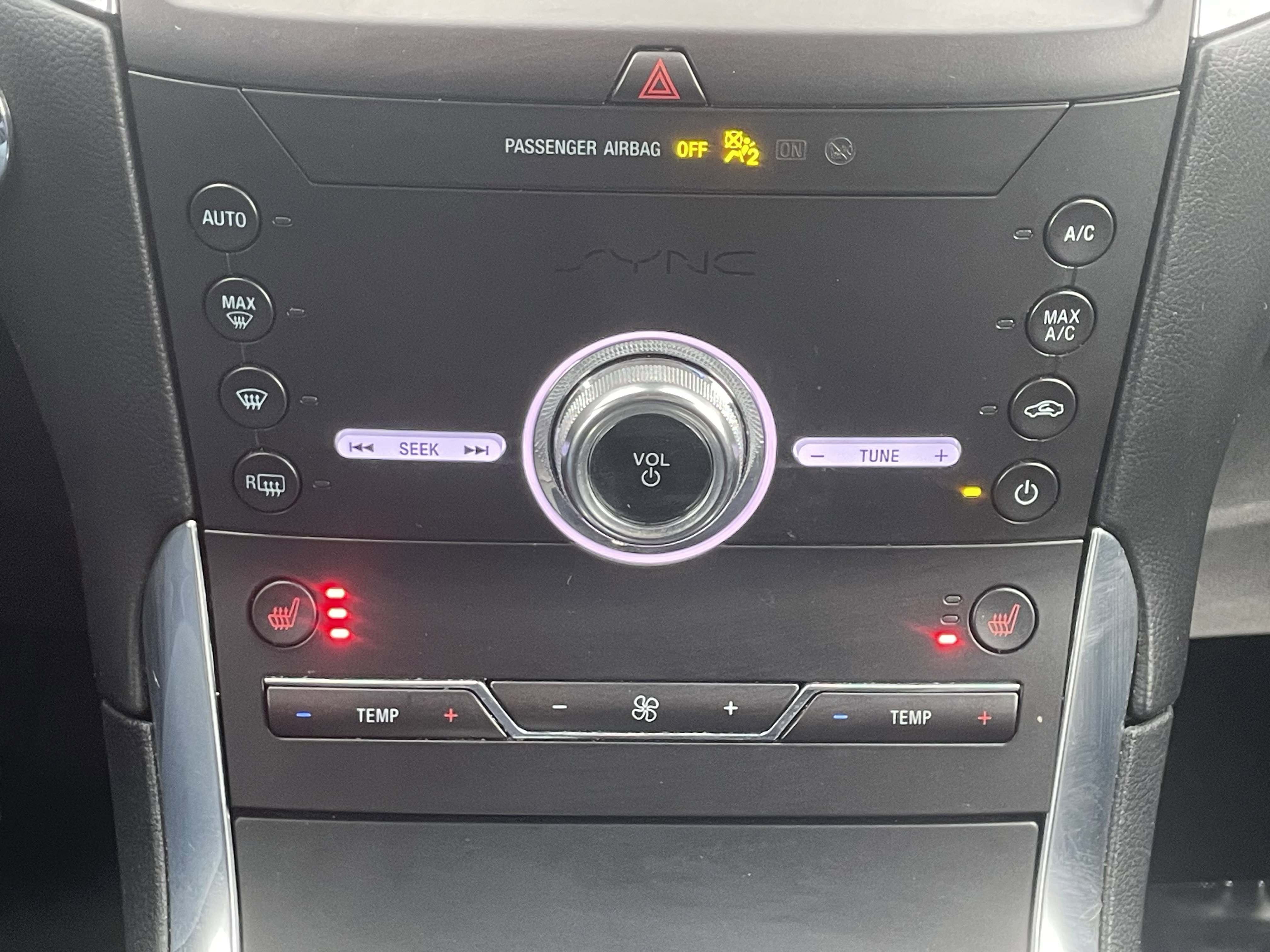 Used 2020 Ford Edge Titanium image 25