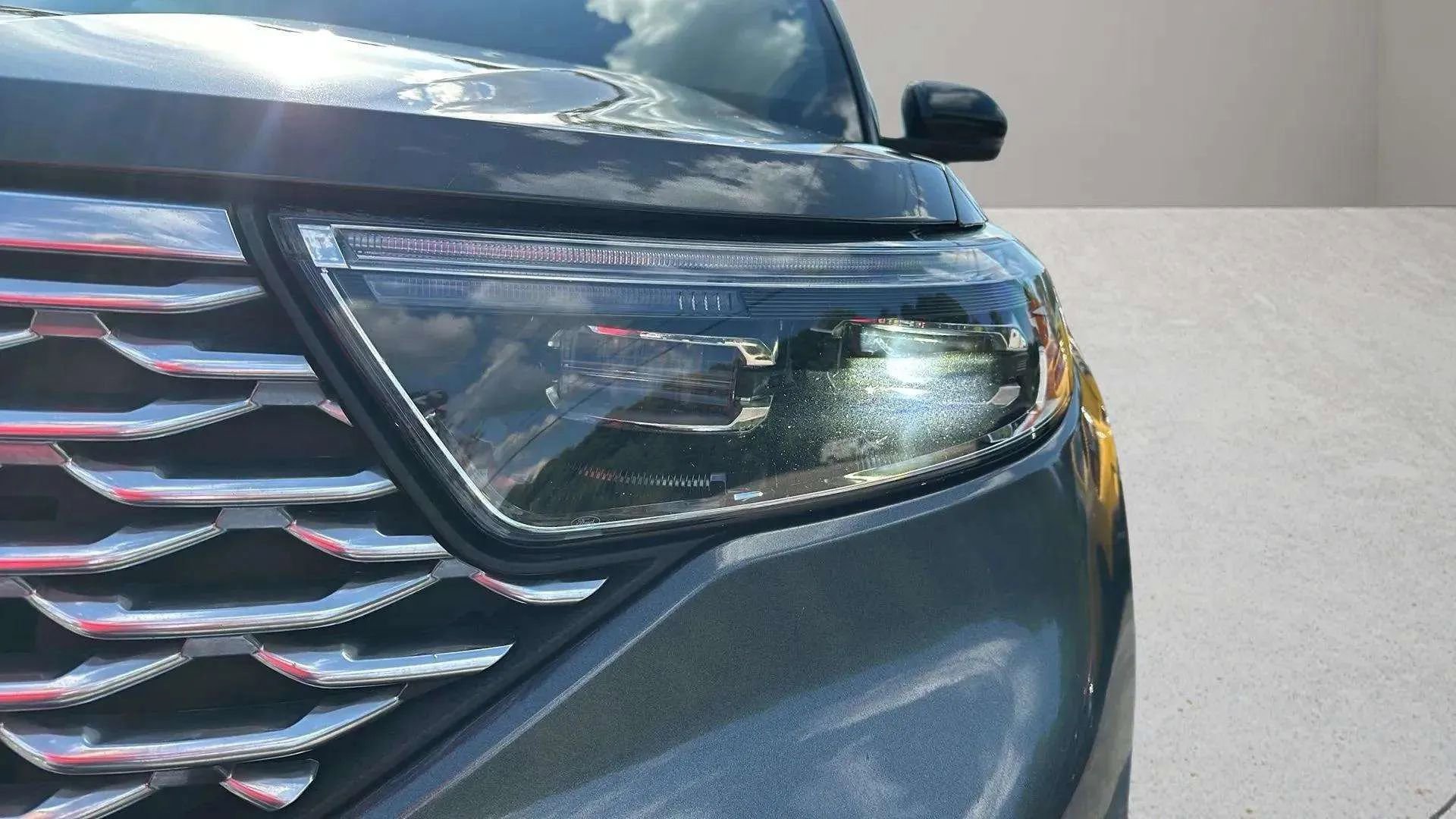 Used 2020 Ford Explorer Platinum w/ Premium Technology Package image 10