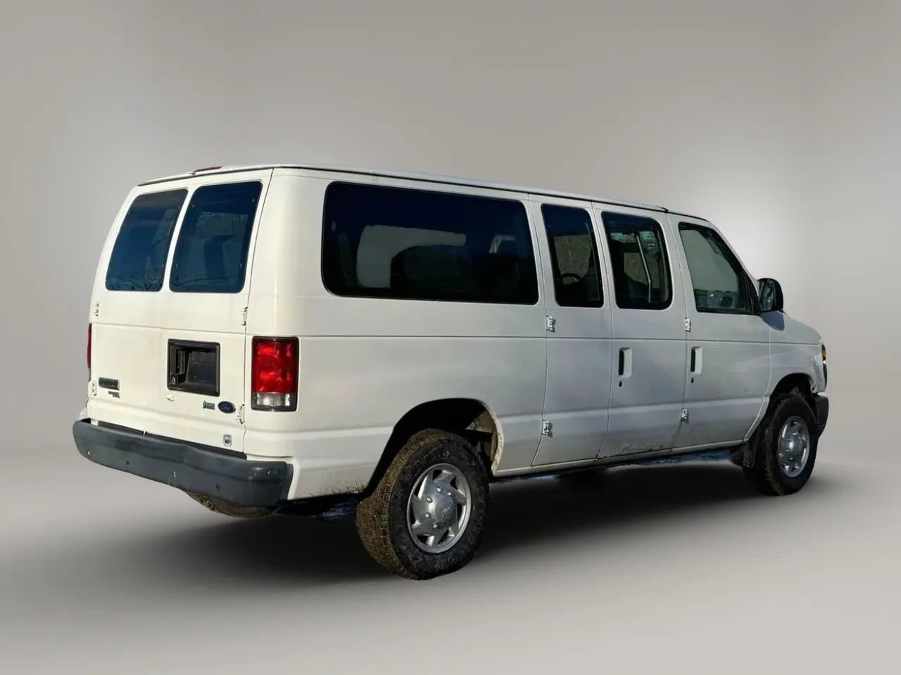 Used 2014 Ford E-250 and Econoline 250 w/ Power Group RWD image 3