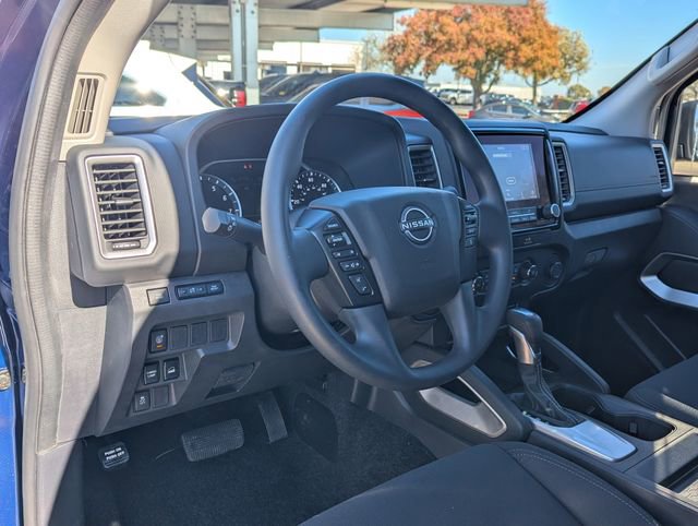 Used 2022 Nissan Frontier SV w/ Technology Package image 4