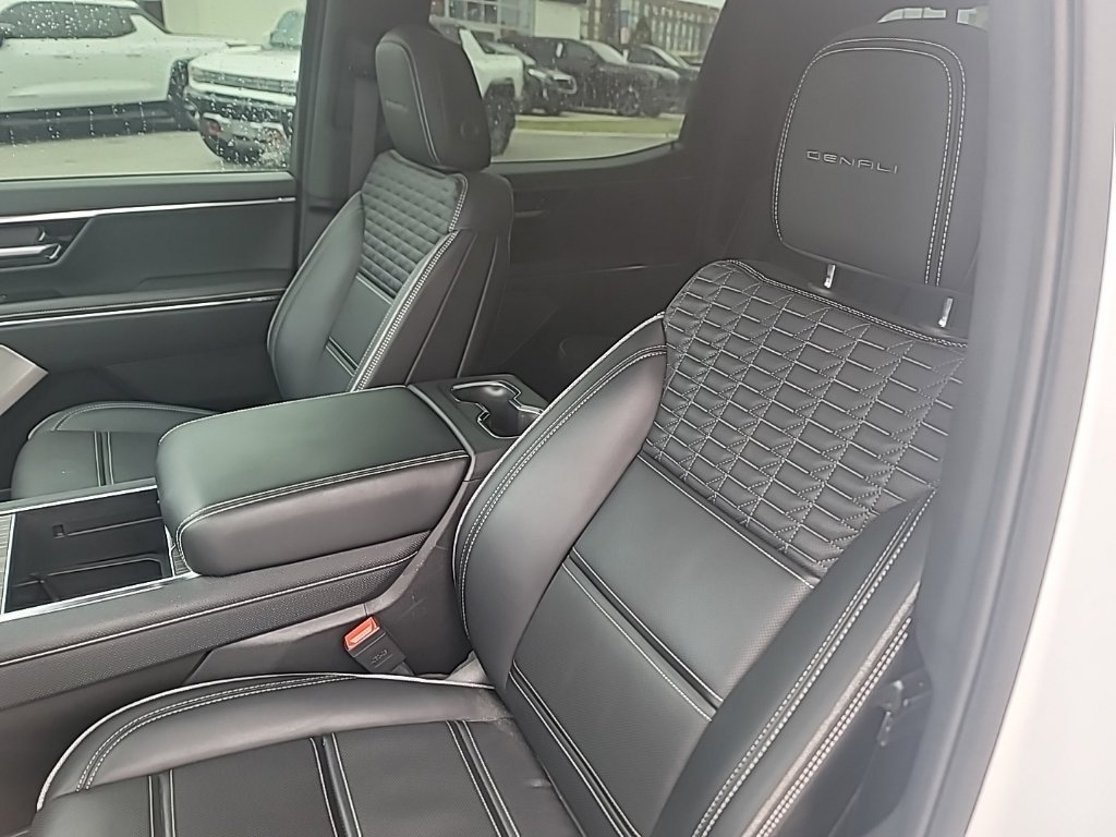 Used 2025 GMC Sierra EV Denali AWD/4WD image 16