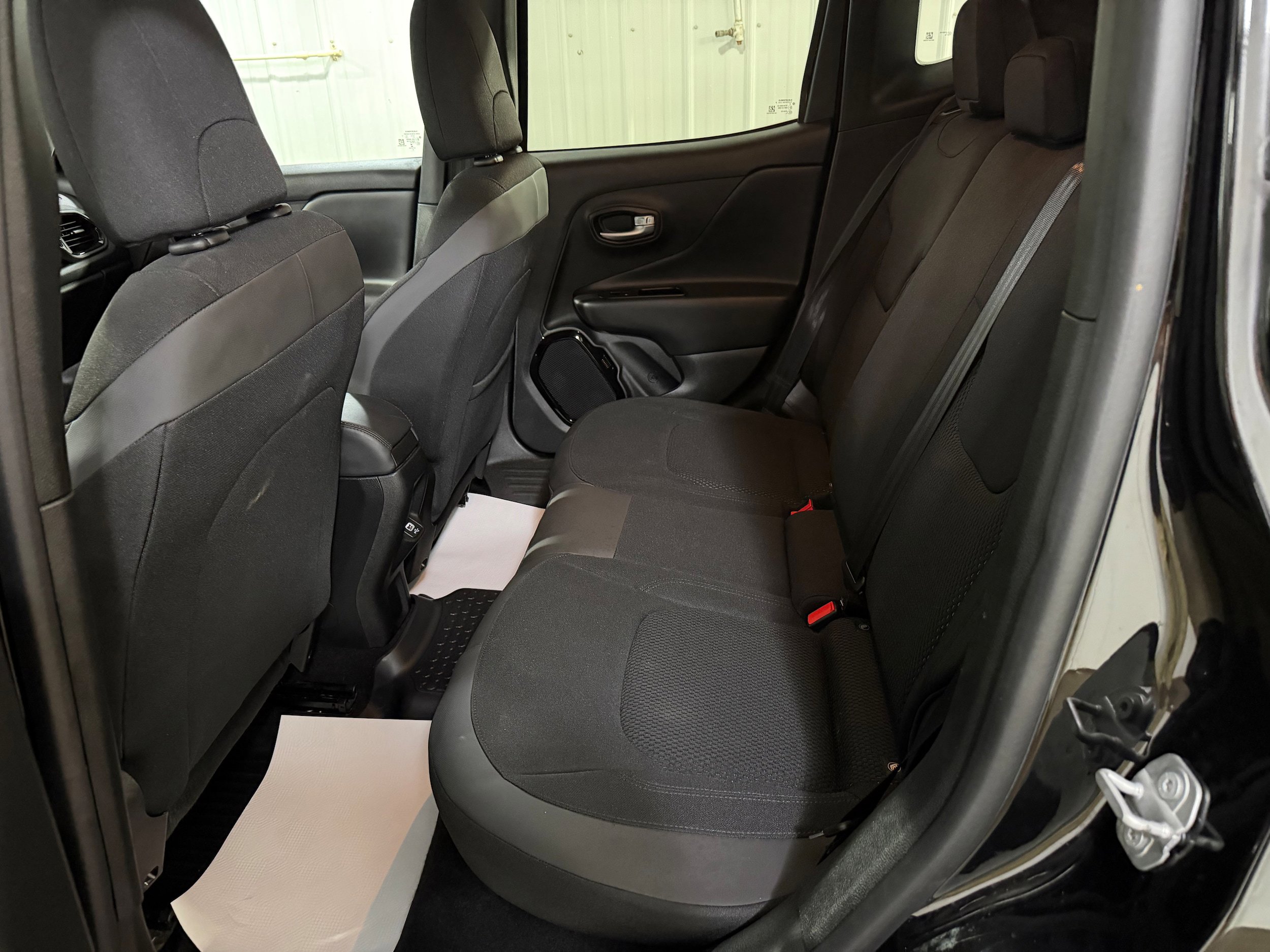 Used 2019 Jeep Renegade Altitude w/ Quick Order Package 2XM AWD/4WD image 13