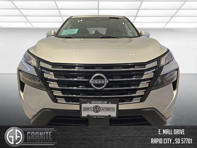 Used 2024 Nissan Rogue SV AWD/4WD image 8