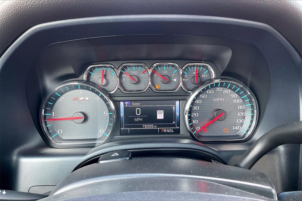 Used 2018 Chevrolet Silverado 1500 LT w/ Redline Edition image 12