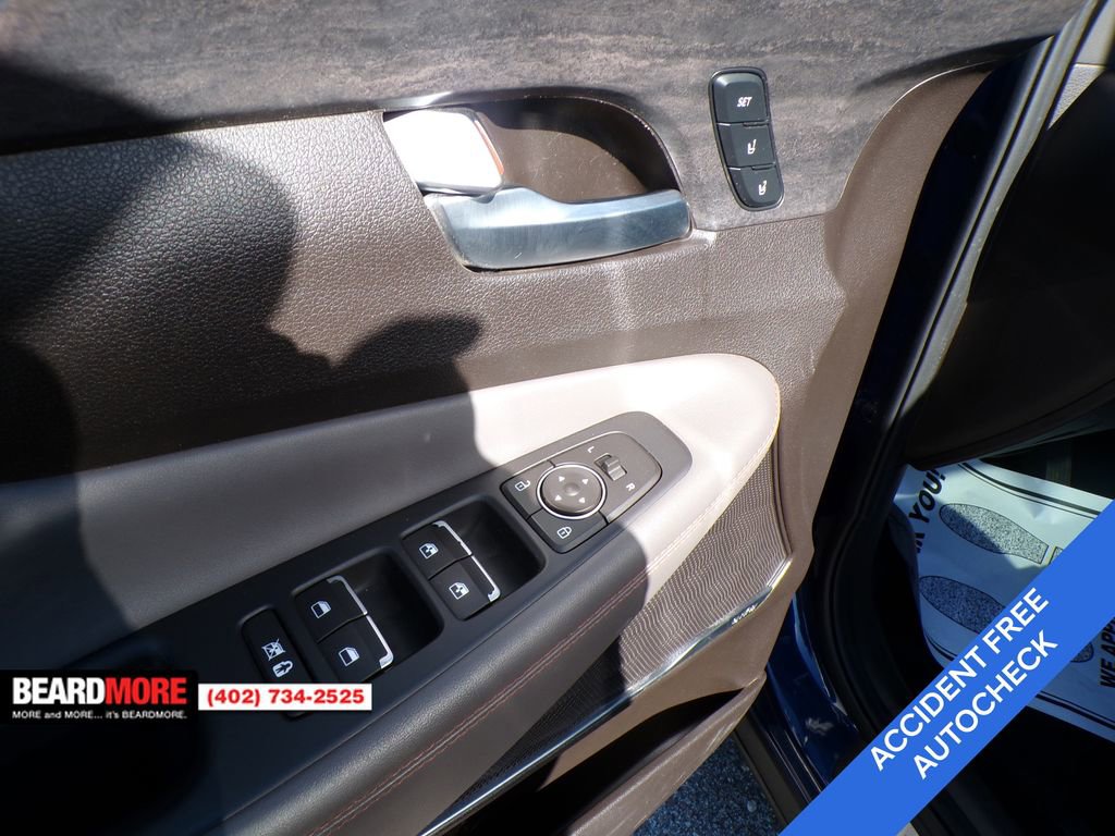 Used 2019 Hyundai Santa Fe AWD image 16
