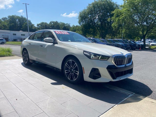 Certified 2024 BMW 530i xDrive w/ M Sport Package AWD/4WD image 5