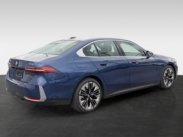 Certified 2024 BMW 530i xDrive w/ Premium Package image 9