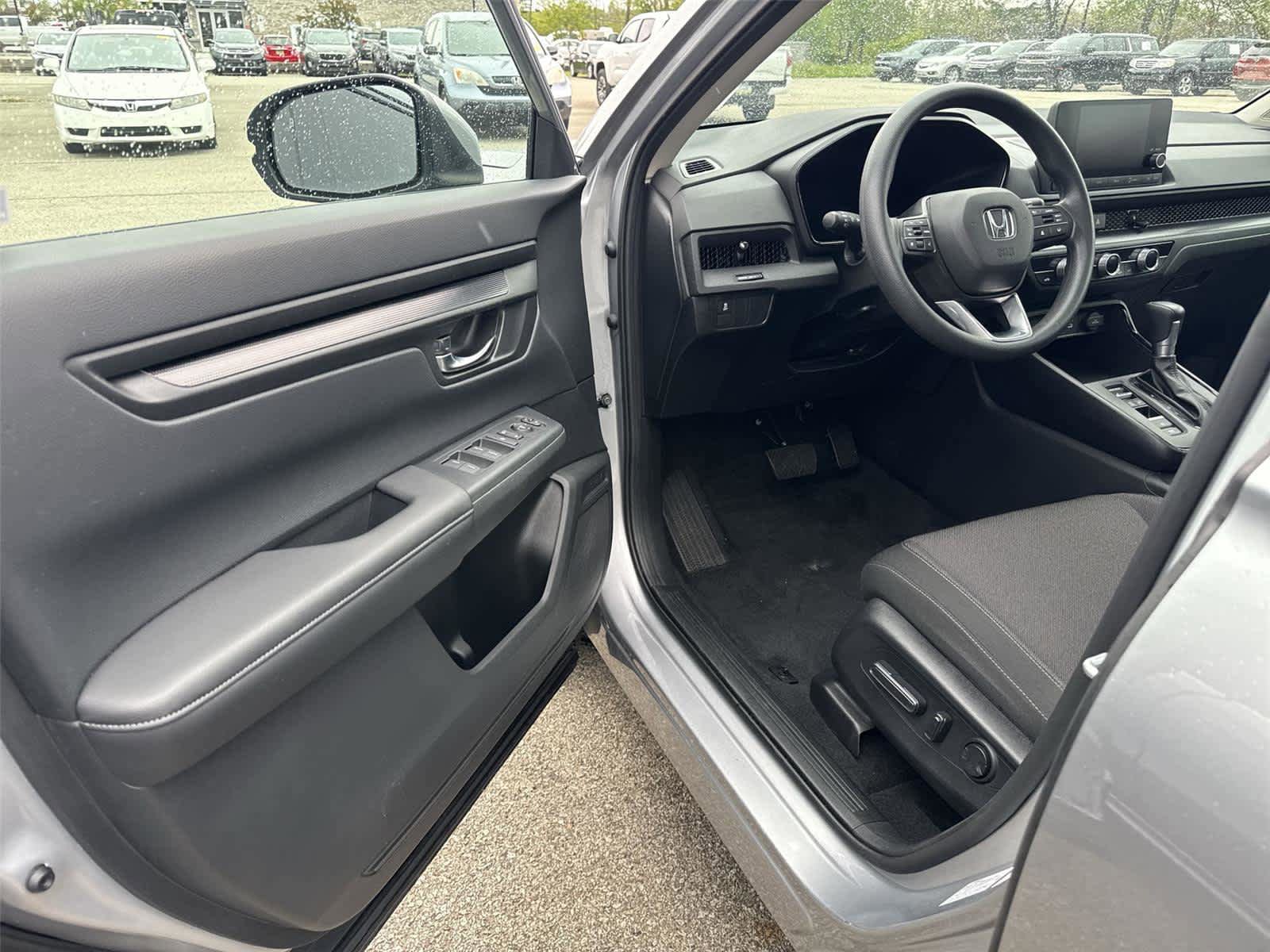 Used 2024 Honda CR-V EX image 2