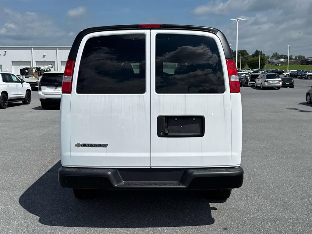 New 2026 Chevrolet Express 3500 LS RWD image 13