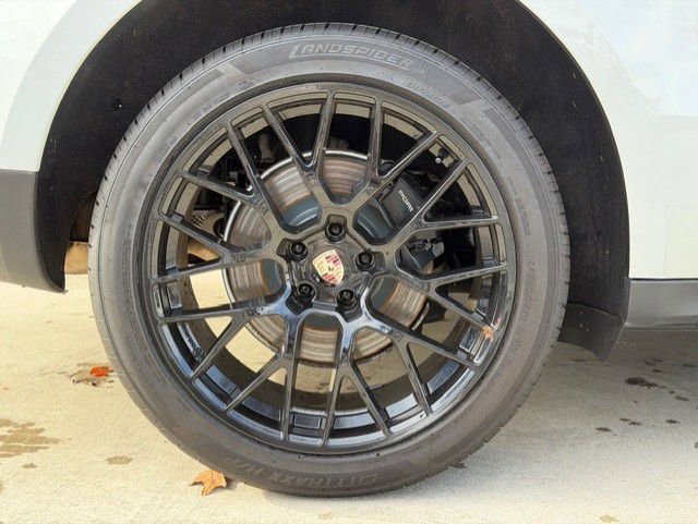 Used 2019 Porsche Macan image 18