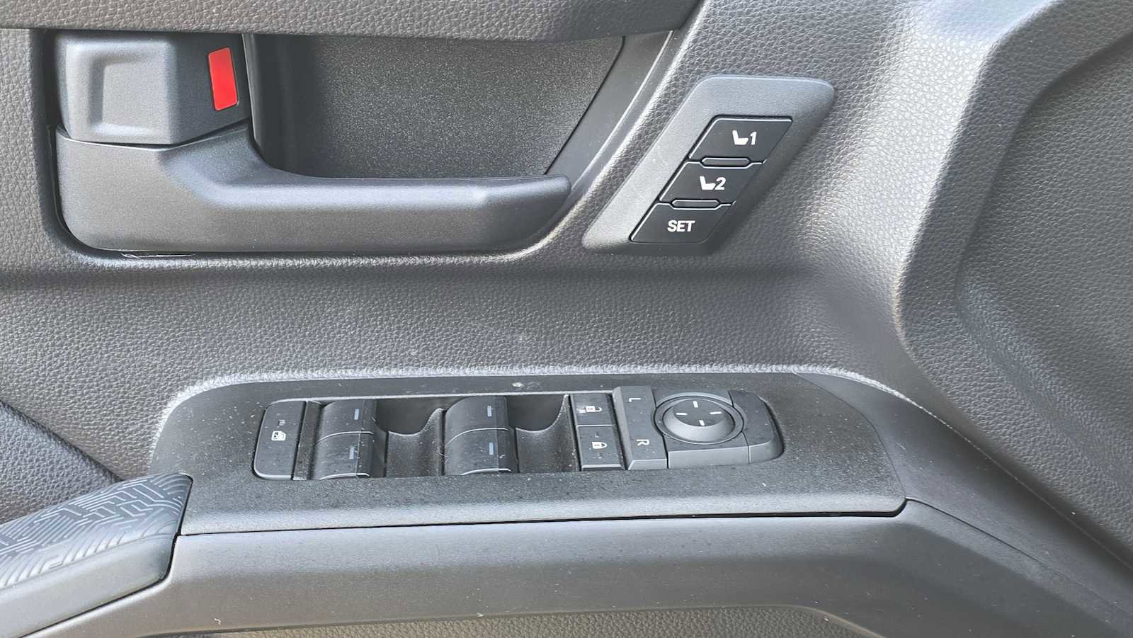 Certified 2025 Toyota 4Runner TRD Off-Road Premium image 25