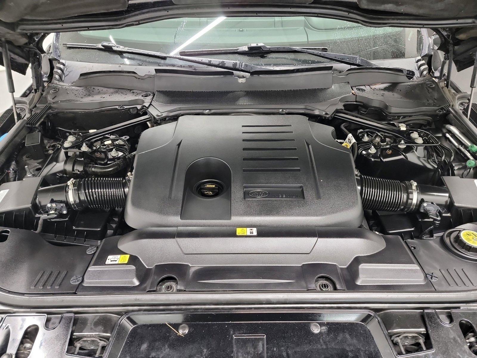 Used 2021 Land Rover Range Rover Sport HST image 25