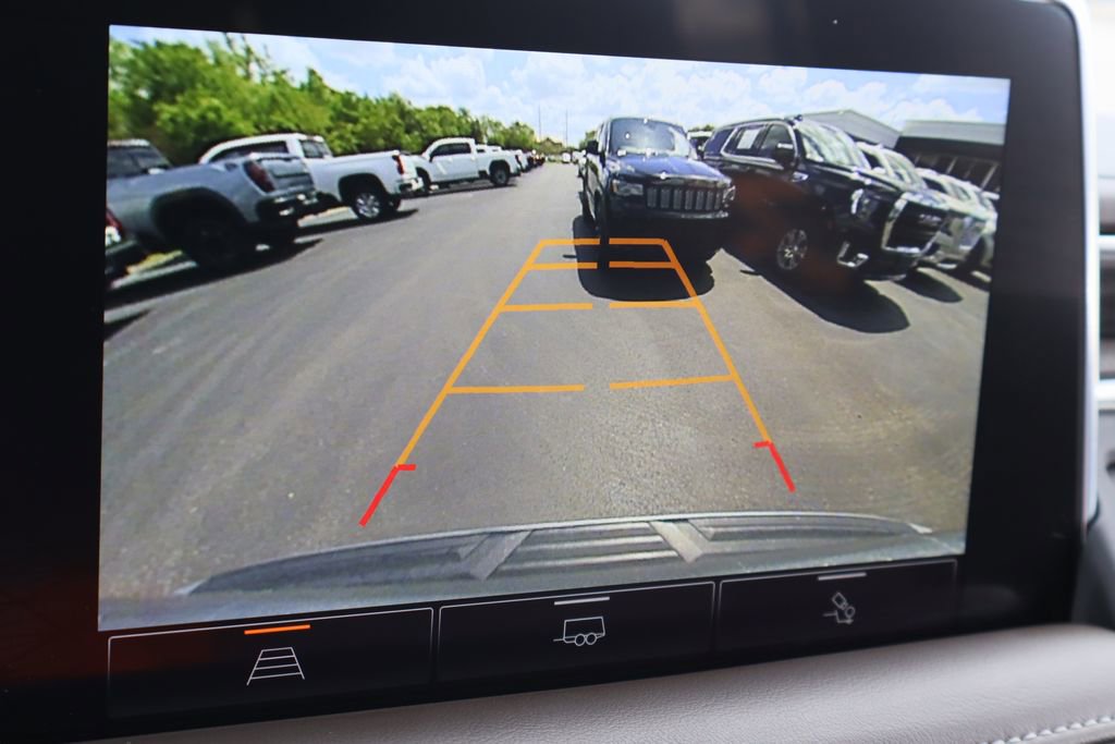 Certified 2023 GMC Yukon XL SLT w/ Max Trailering Package AWD/4WD image 17