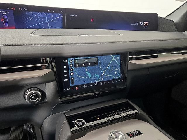 New 2025 Lincoln Navigator Reserve w/ Jet Appearance Package image 16